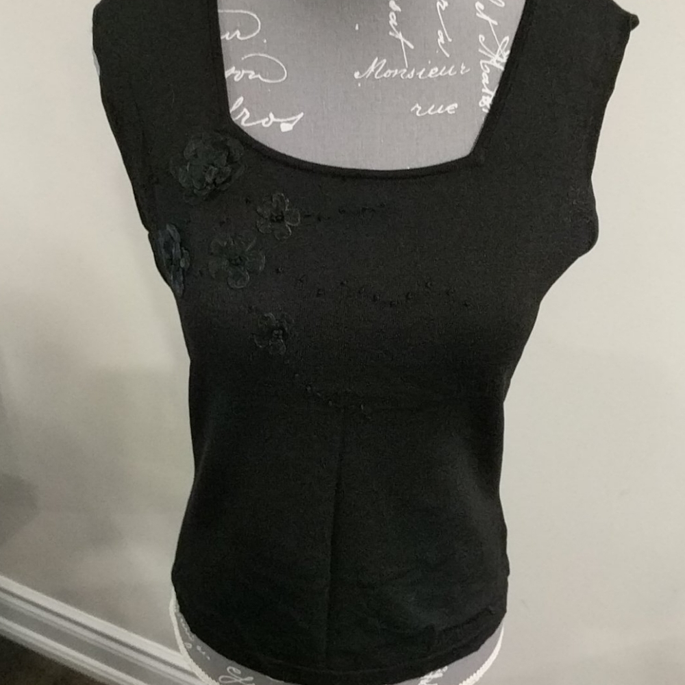 Henri Pierre black sleeveless blouse